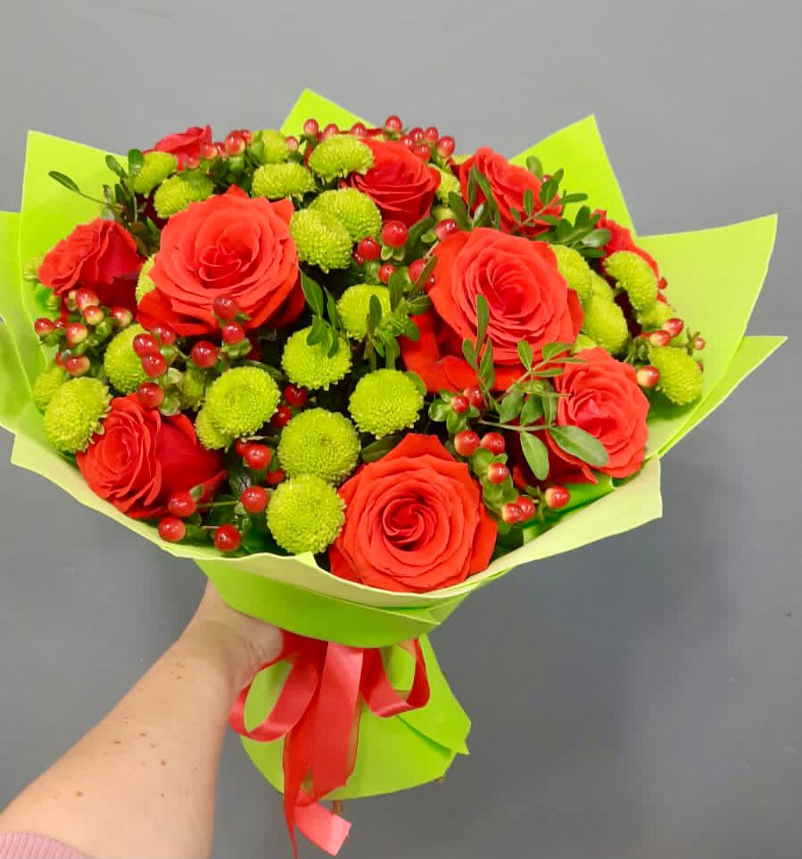 Букет цветов из: Хризантемы и Розы в Тогуре