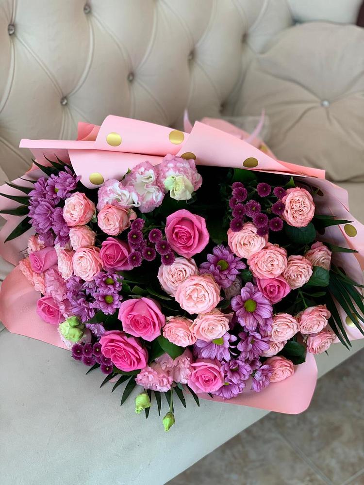 Букет цветов из: Хризантемы, Розы и Лизиантусы в Тогуре