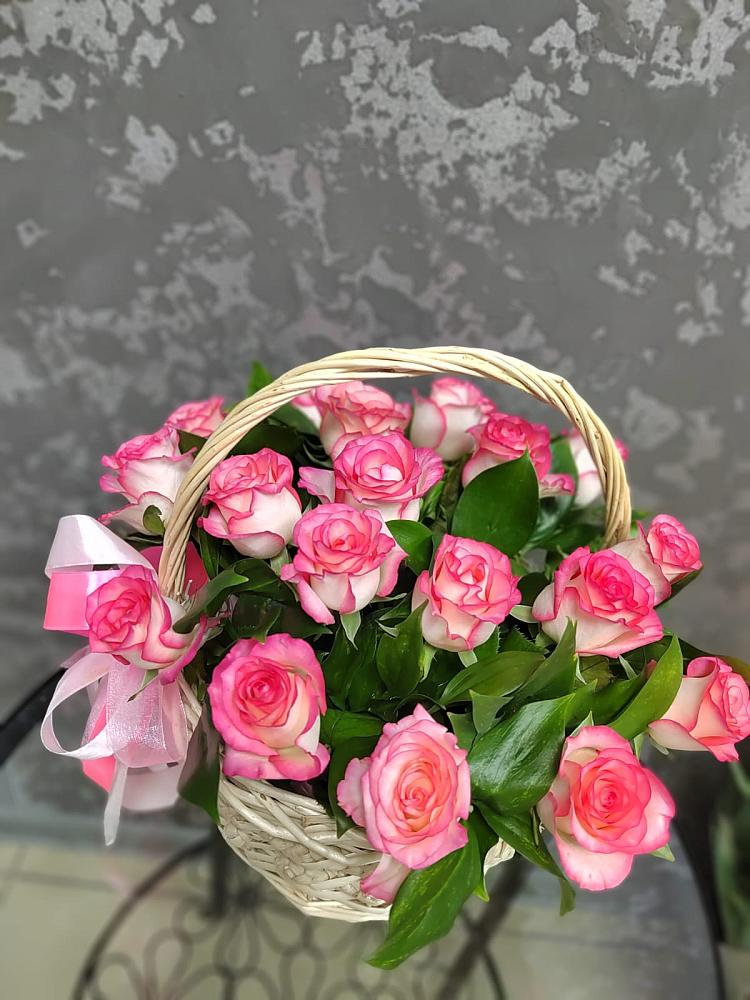 Цветочная композиция из Розы в корзине в Тогуре