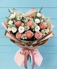 Букет цветов из:  Розы, Альстромерии и Лизиантусы в Тогуре