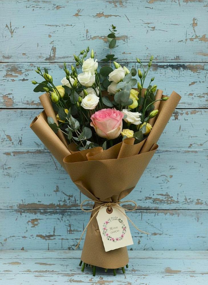 Букет цветов из: Розы и Лизиантусы в Тогуре