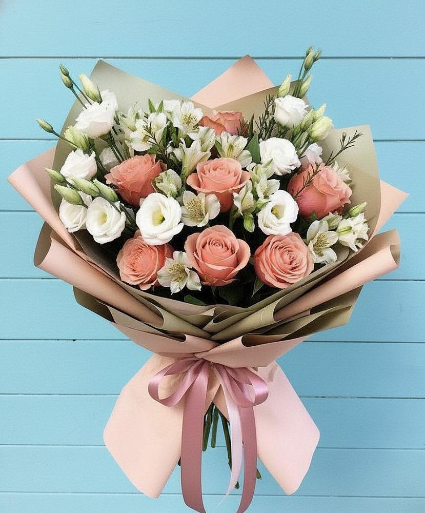 Букет цветов из: Розы, Альстромерии и Лизиантусы в Тогуре