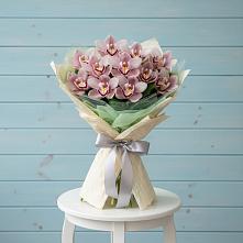 Букет цветов из:  Орхидеи и Розы #REPLACE_PRED# Тогуре