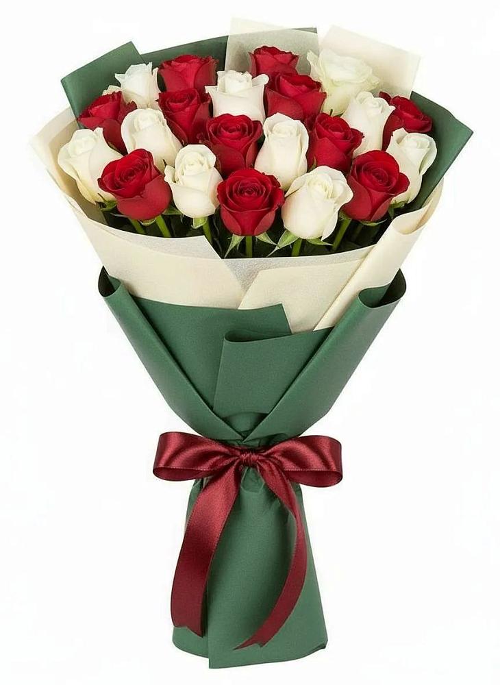 Букет Микс из красных и белых роз в Тогуре