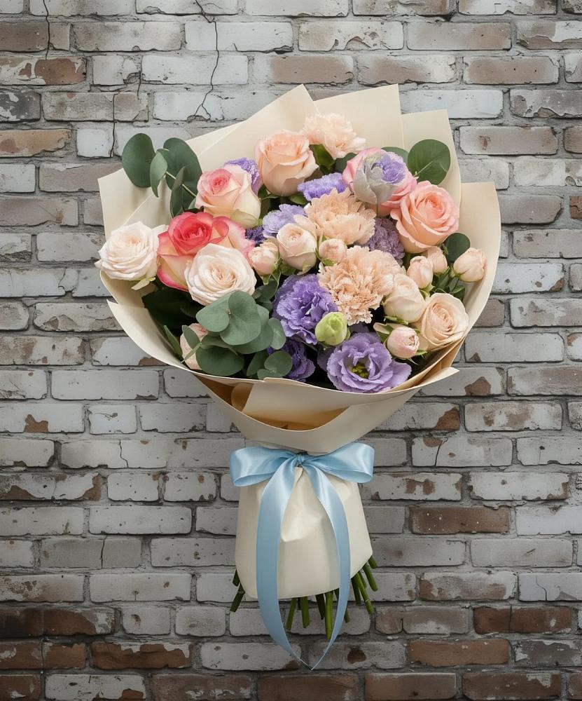 Букет цветов из: Розы, Лизиантусы и Гвоздики в Тогуре