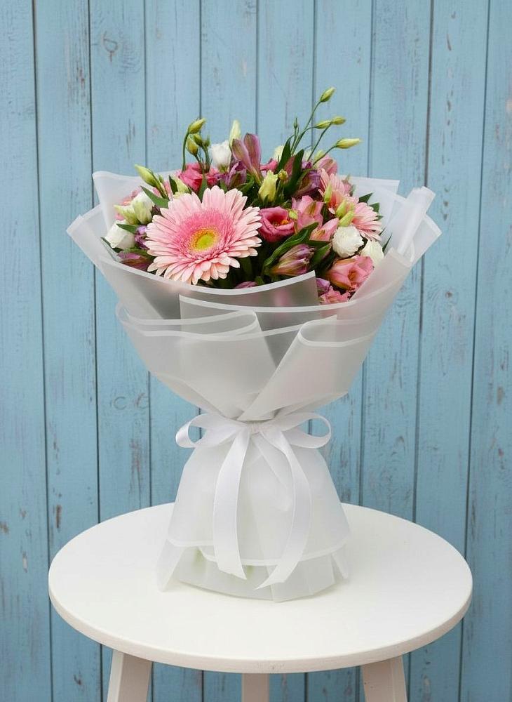 Букет цветов из: Герберы, Альстромерии и Лизиантусы в Тогуре