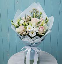 Букет цветов из:  Розы и Лизиантусы в Тогуре