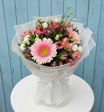 Букет цветов из:  Герберы, Альстромерии и Лизиантусы в Тогуре