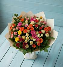 Букет Микс из разноцветных кустовых роз в Тогуре